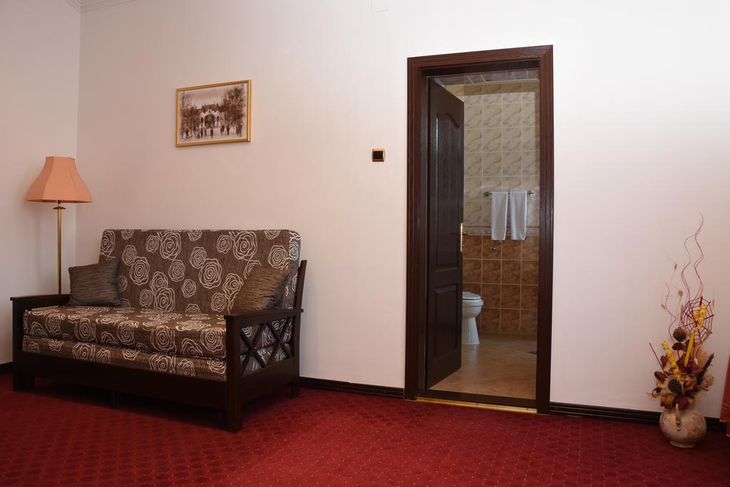Guest House Vila Lujza Palić Exterior foto