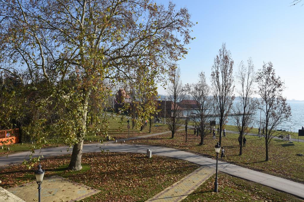 Guest House Vila Lujza Palić Exterior foto